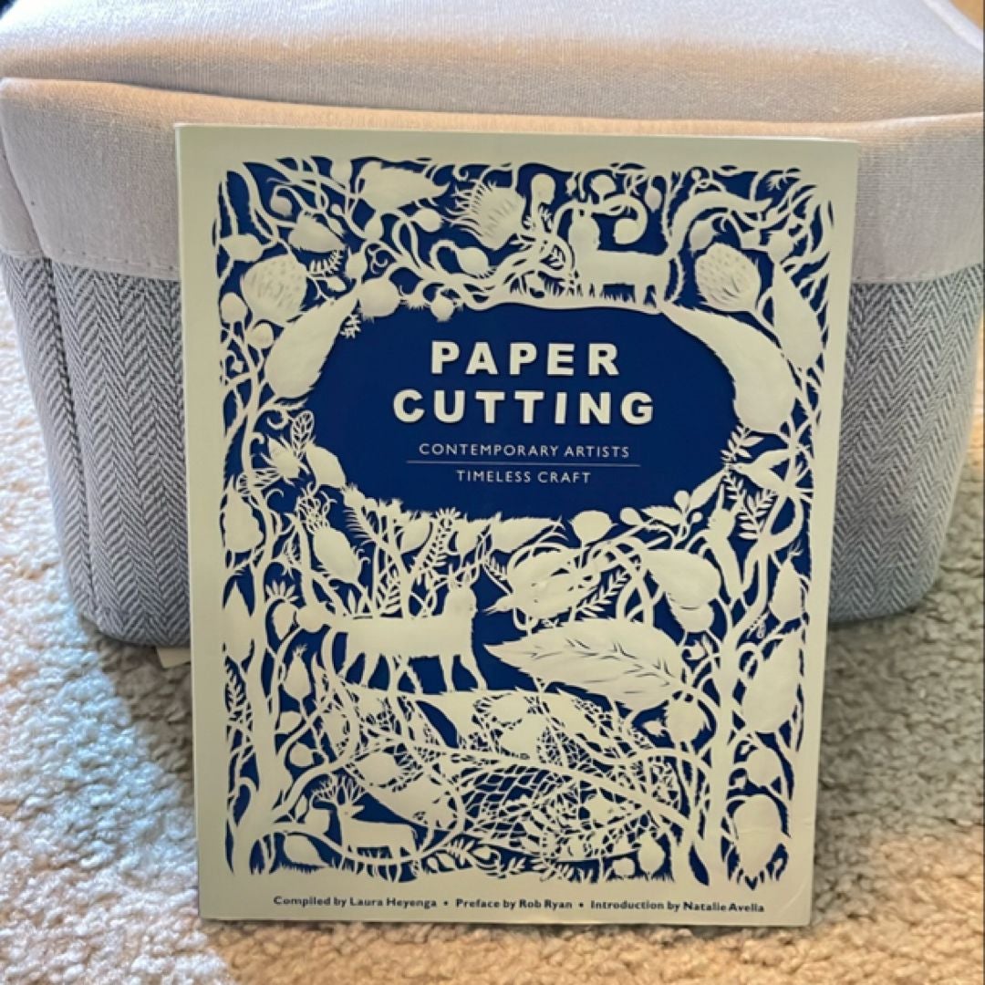 Paper Cutting Book by Rob Ryan, Natalie Avella, Laura Heyenga, image size:1080x1080