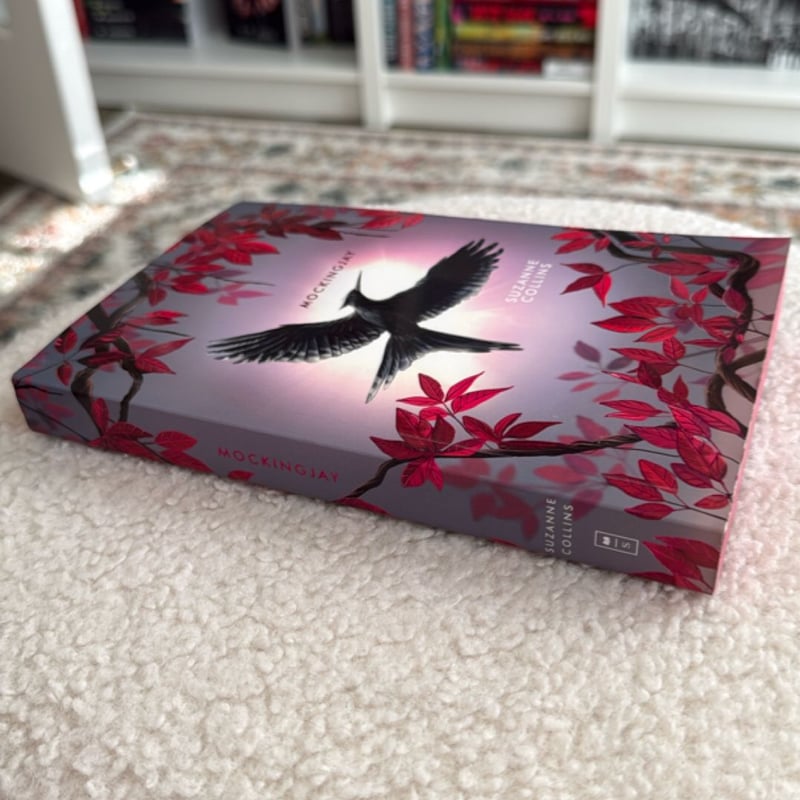 Mockingjay: Deluxe Edition (the Hunger Games, Book Three) by Suzanne ...