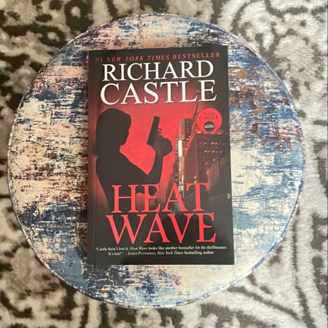 Nikki Heat Book One - Heat Wave (Castle)