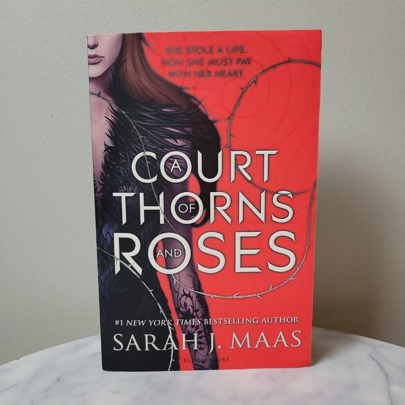 A Court of Thorns and Roses | UK Paperback Out of Print