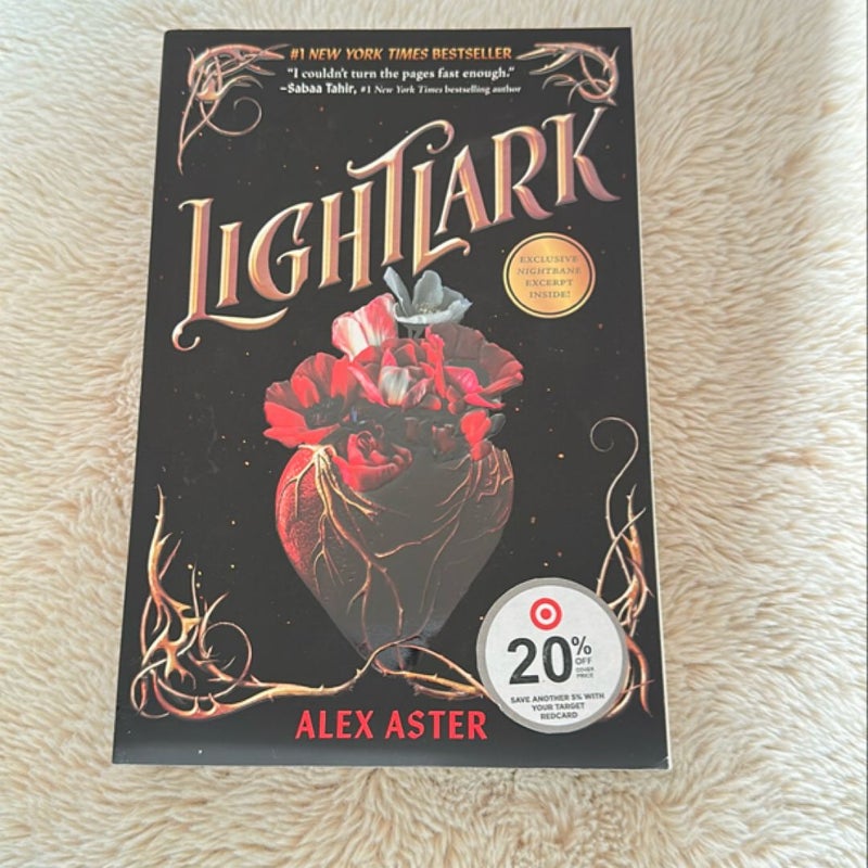 Lightlark (the Lightlark Saga Book 1)