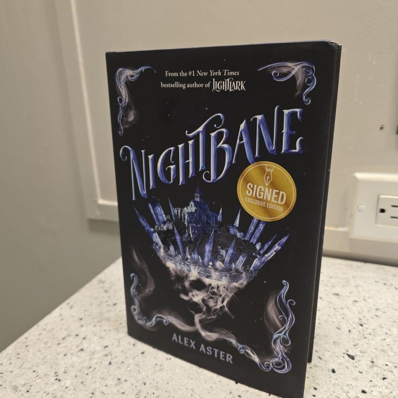 SIGNED COPY Nightbane(the Lightlark Saga Book 2)