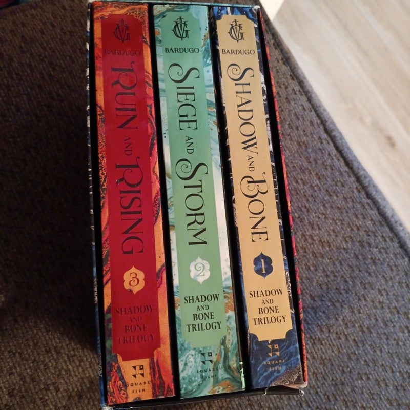 The Shadow and Bone Trilogy Boxed Set