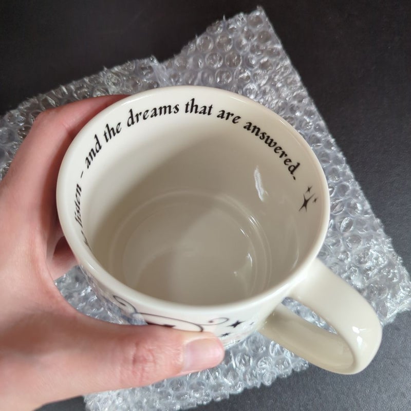 A Court of Thorns and Roses mug (Owlcrate)