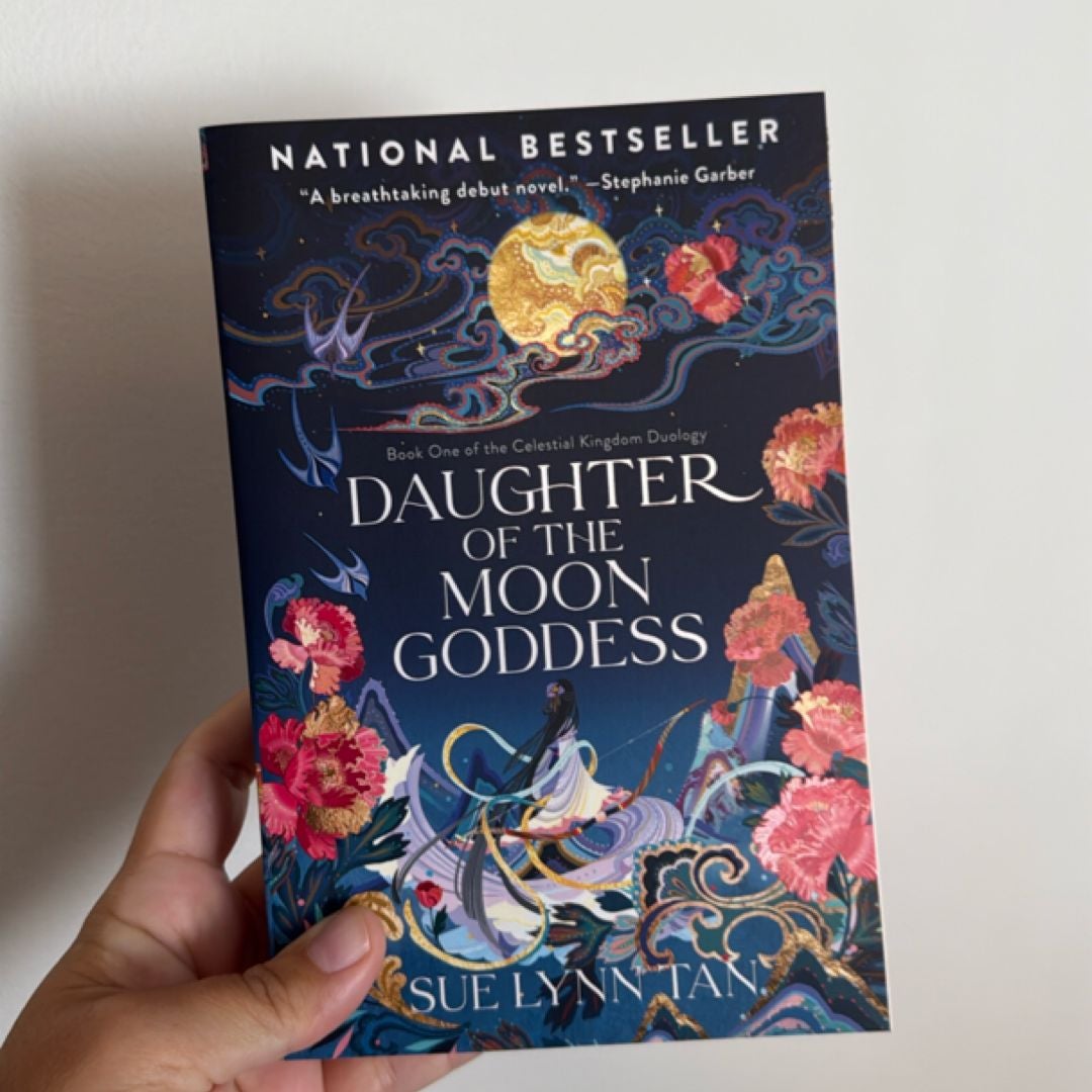 Daughter of the Moon Goddess (Fairyloot Signed Exclusive Edition