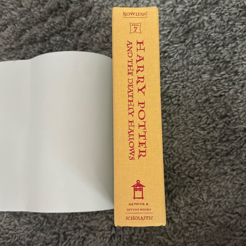 Harry Potter and the Deathly Hallows first edition (MAKE AN OFFER)