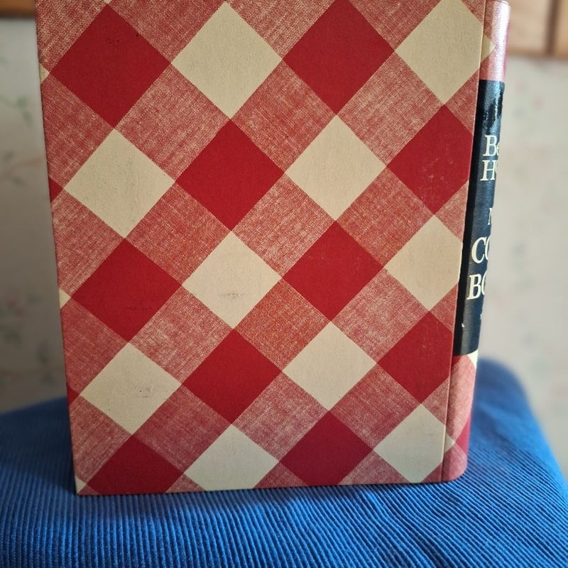 Vintage, Better Homes and Garden New CookBook, copyright 1968, used condition.
