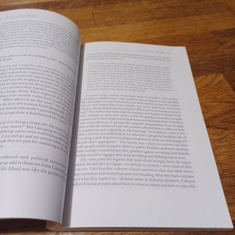 The Presence of the Past by Roy Rosenzweig, David Thelen