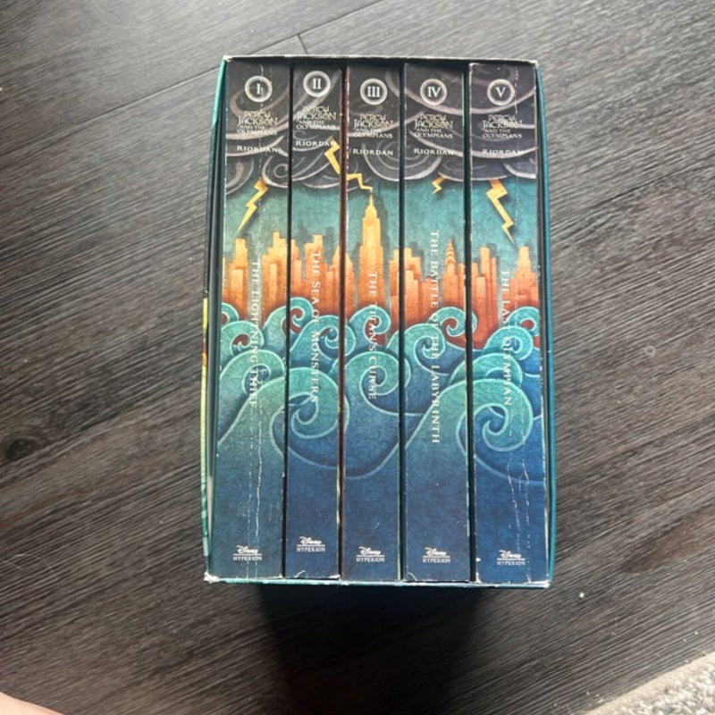 Percy Jackson and the Olympians 5 Book Paperback Boxed Set (new Covers W/poster)