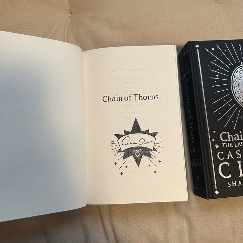 Cassandra Clare Chain of hot Thorns Fairyloot edition