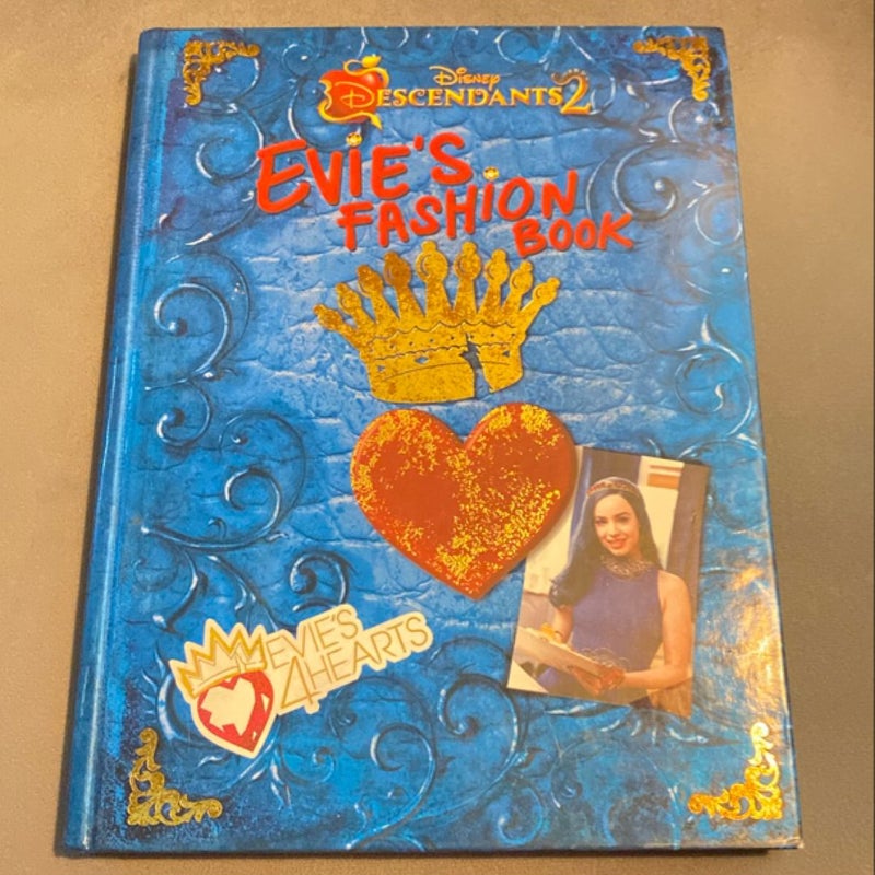 Descendants 2 Evie's Fashion Book