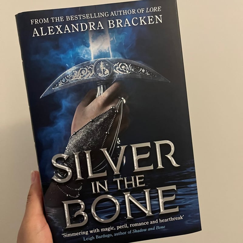 Silver in the Bone Fairyloot by Alexandra Bracken , Hardcover
