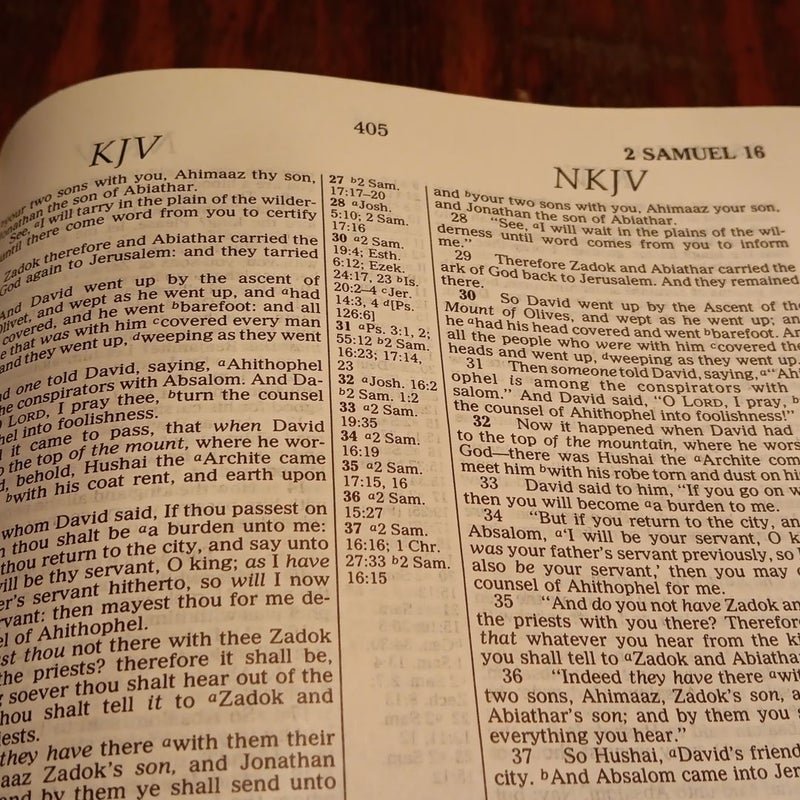 Nelson's KJV/NKJV Parallel Bible with Center-Column References