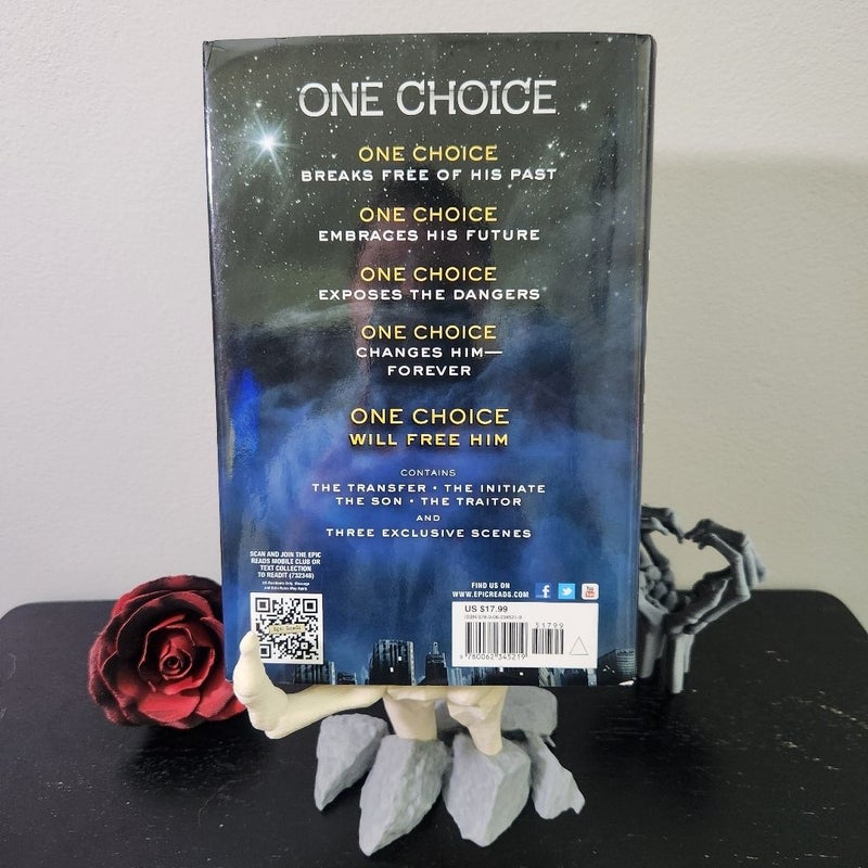 Four: a Divergent Collection