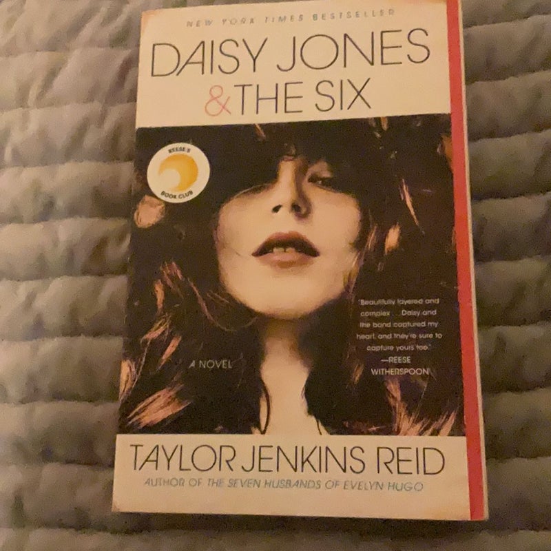 Daisy Jones and the Six Taylor Jenkins Reid *Reese’s Book Club*