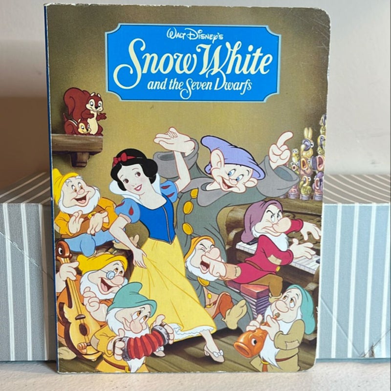 Snow White & The Seven Dwarfs - board book