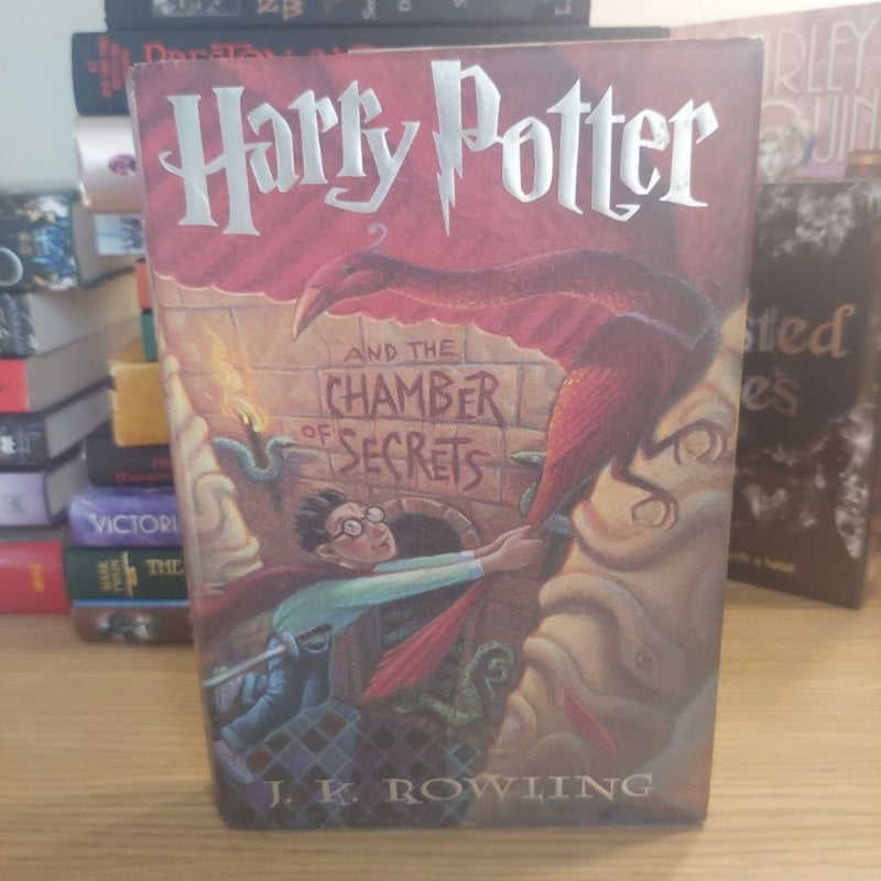 Harry Potter and the Chamber of Secrets TRUE FIRST EDITION,  LOOK AT SPINE, NO BADGE YEAR