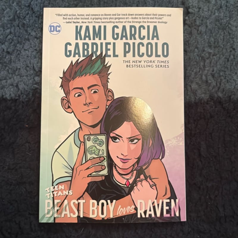 Teen Titans: Beast Boy Loves Raven