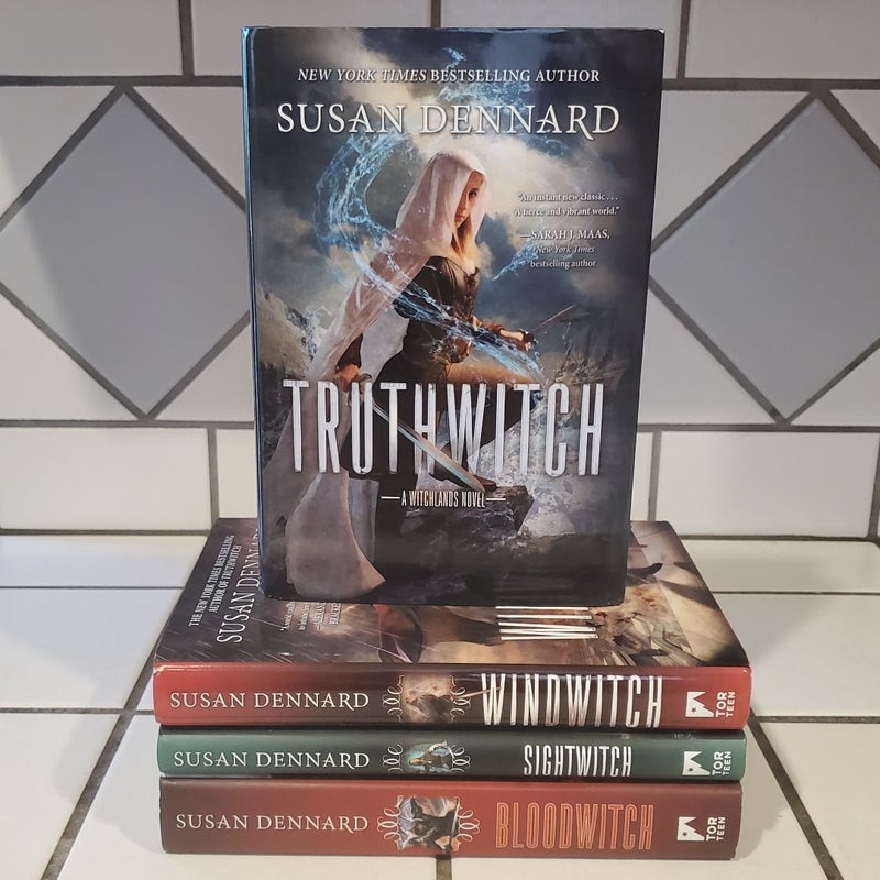 Truthwitch (Witchlands Series: Books 1-3 & Novella)