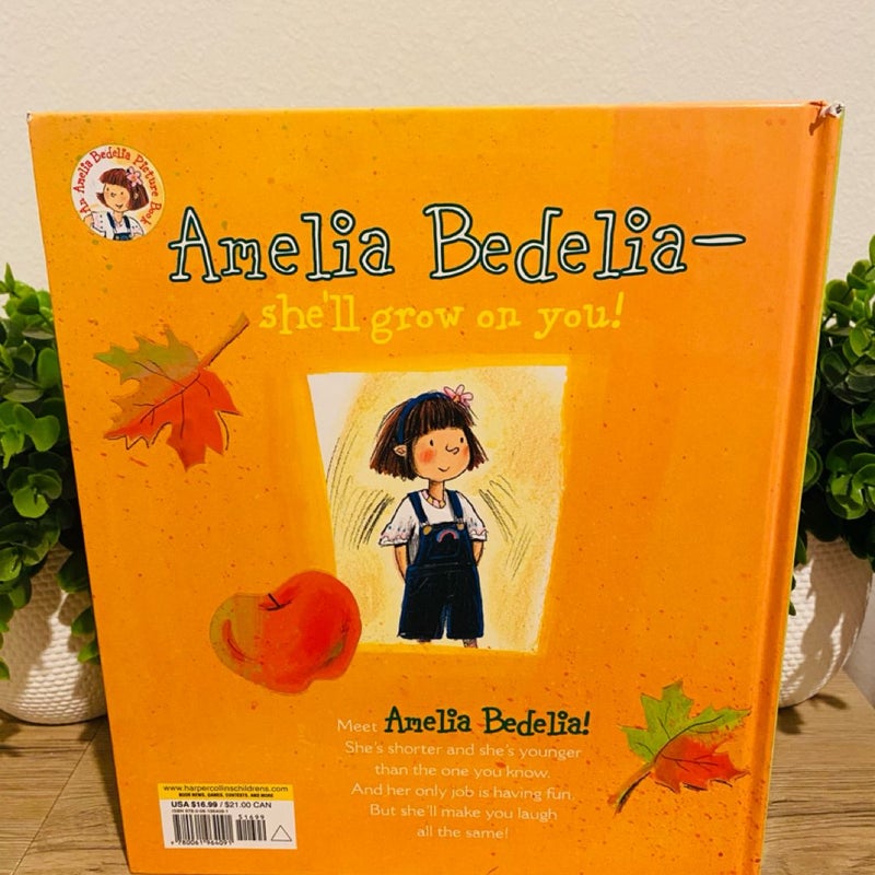 Amelia Bedelia's First Apple Pie