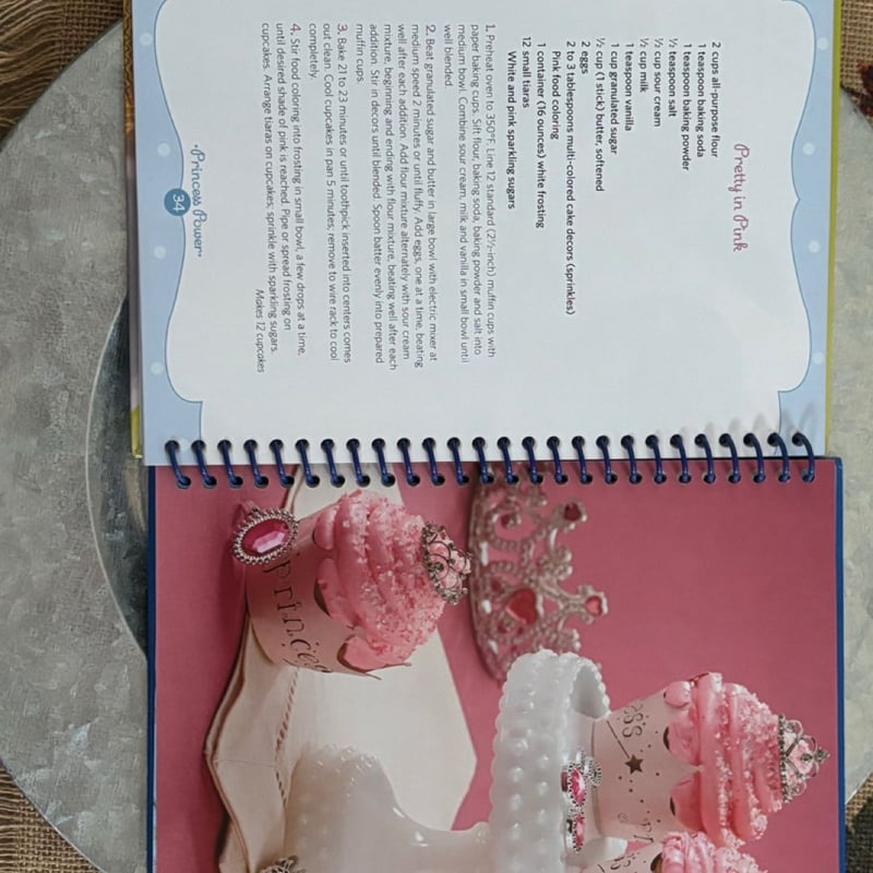 Fun Stuff Cupcakes (80Pg) by Publications International Ltd. Staff ...