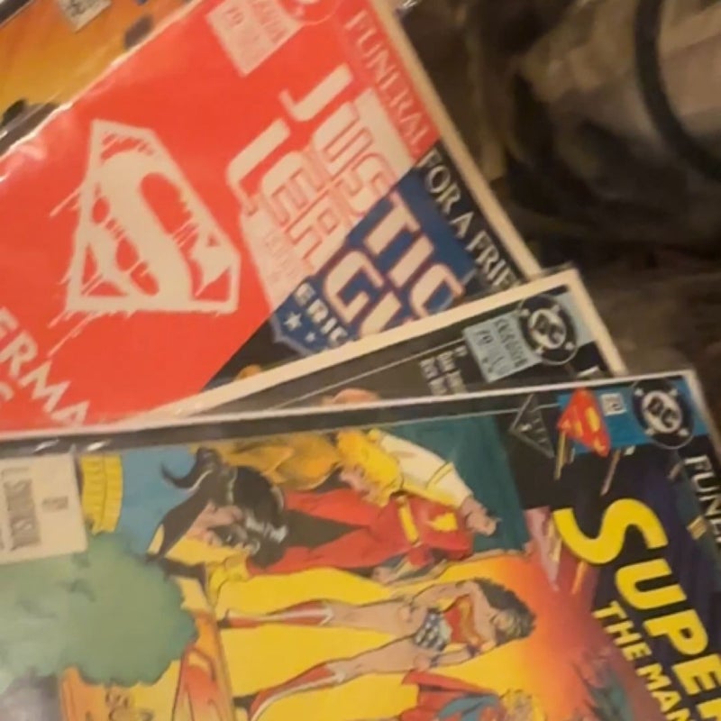 Superman Comic Lot Vintage /Funeral For A Friend/Justice League 