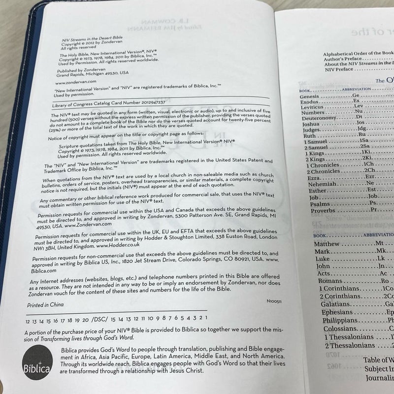 NIV Streams in the Desert Bible