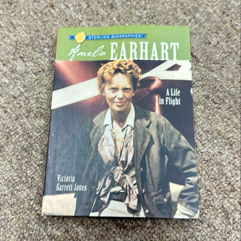 Sterling Biographies®: Amelia Earhart