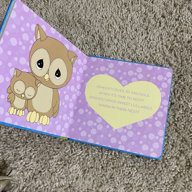 Precious Moments: Whooo Loves You, Baby? Peek-A-Boo Mirror Book