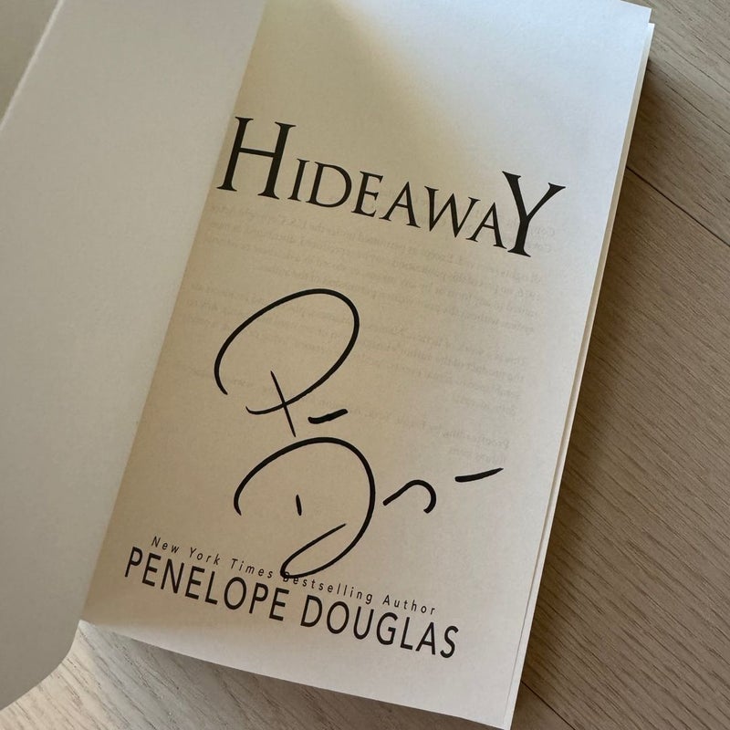 Hideaway by Penelope Douglas mystic edition, Signed! 