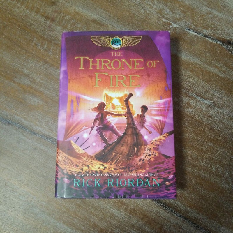 The Throne of Fire (The Kane Chronicles: Book 2)