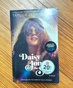 Daisy Jones and the Six (TV Tie-In Edition)