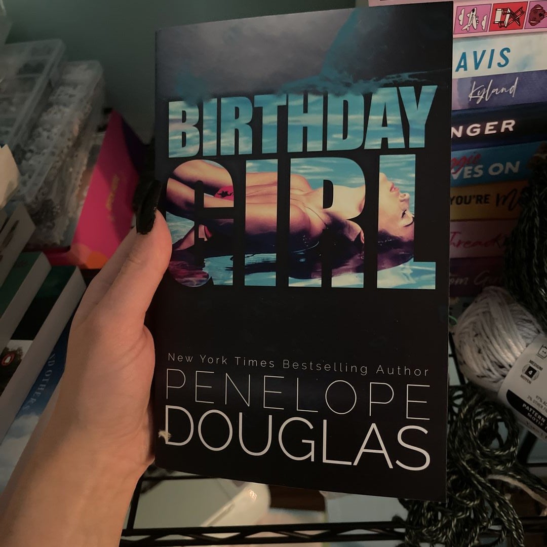 Birthday Girl: Douglas, Penelope: 9781976333088: : Books