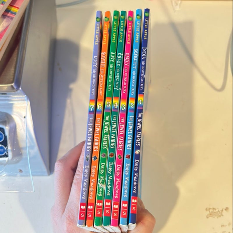 Rainbow Magic the Jewel Fairies Books 1-7 