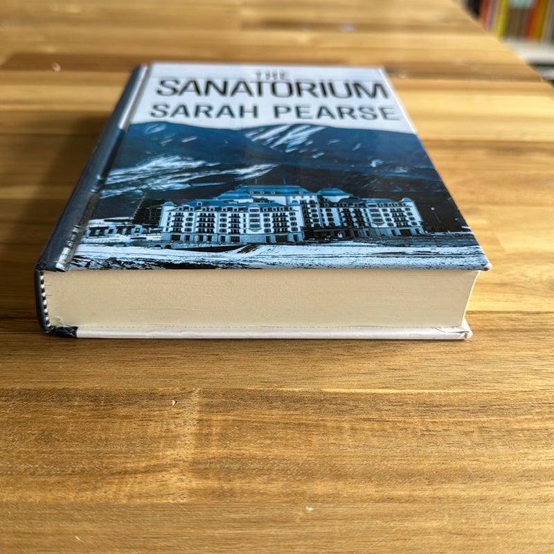 The Sanatorium (large print)