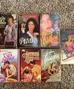 Lot of 7 vintage romance books - Vintage