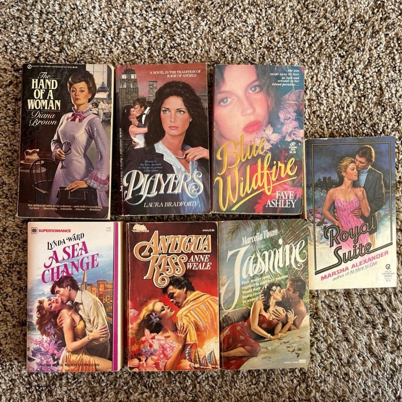 Lot of 7 vintage romance books - Vintage
