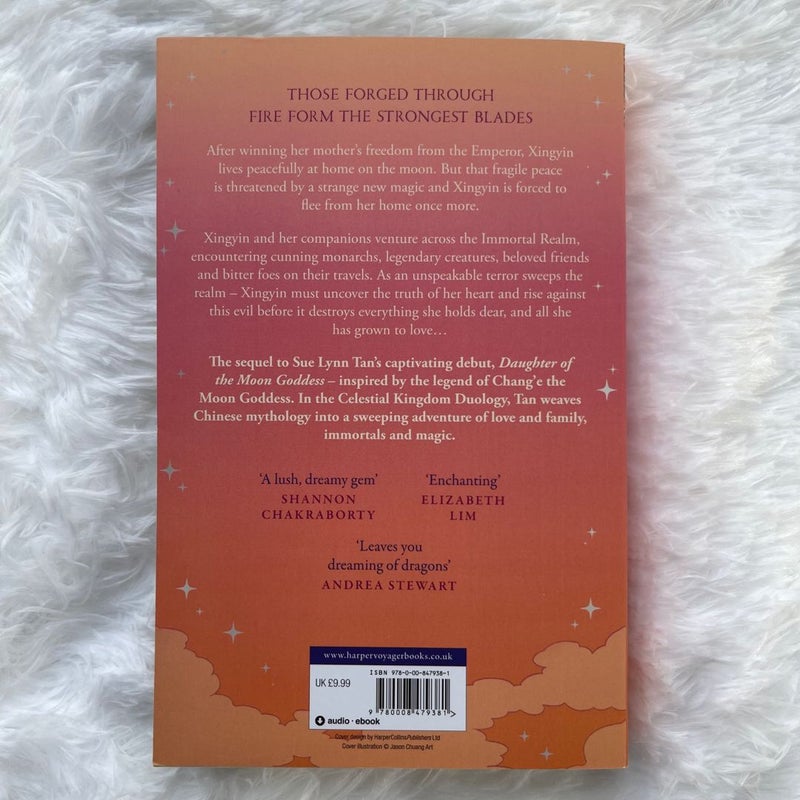 Daughter of the Moon Goddess and Heart of the Sun Warrior UK Paperback Set
