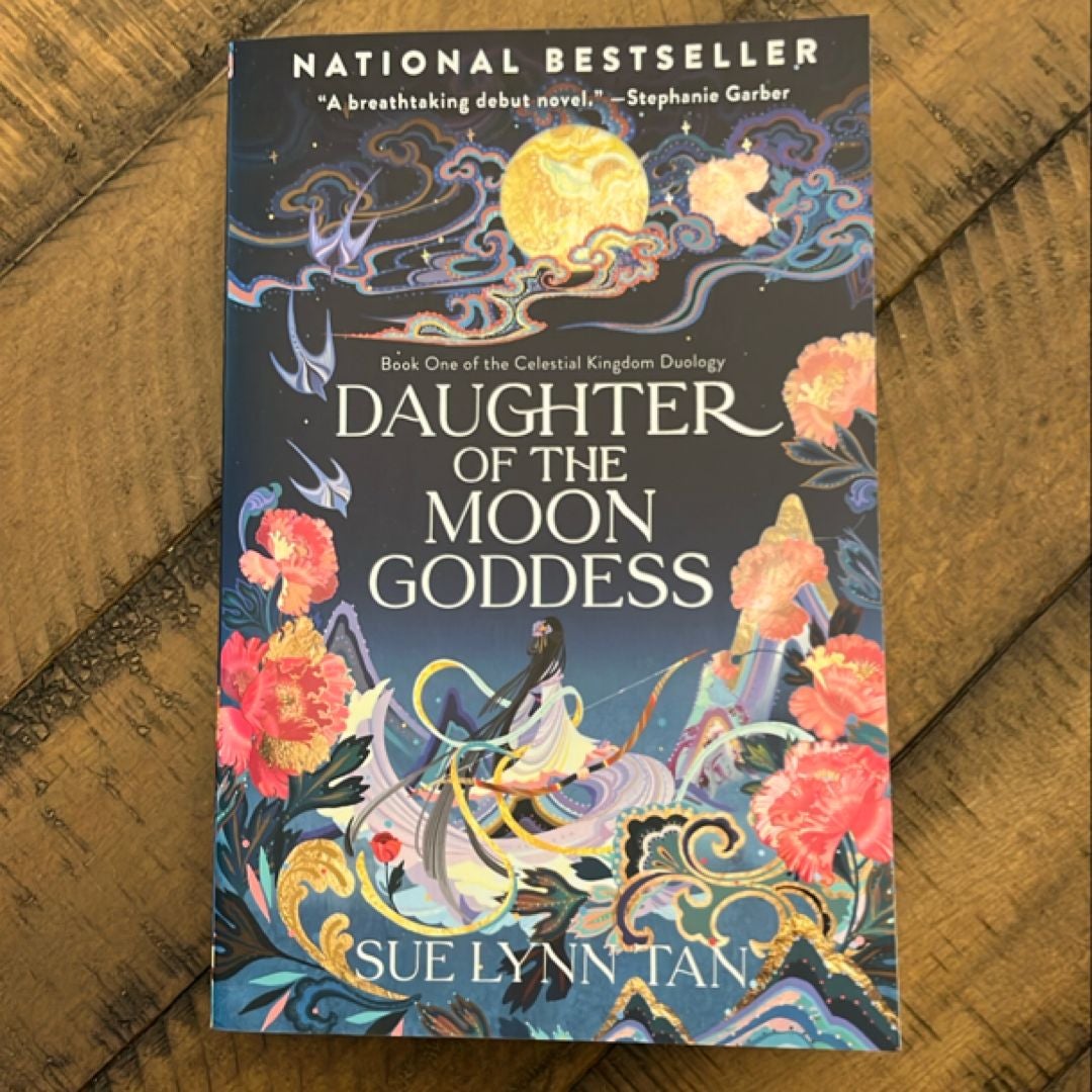 洋書 Daughter of the moon godness (Fairyloot) Daughter of the Moon Goddess fairyloot edition by Sue lynn