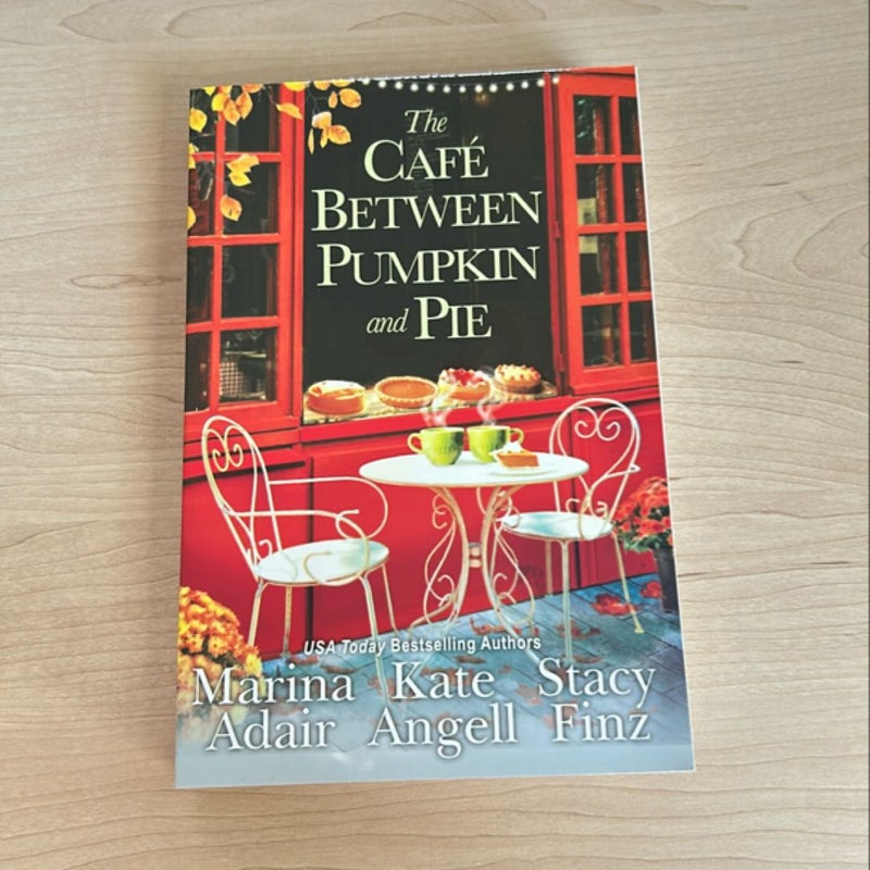 The Café Between Pumpkin and Pie