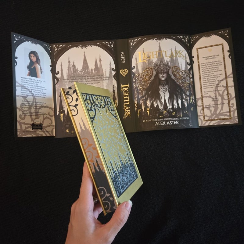 Lightlark - Signed Bookish Box edition
