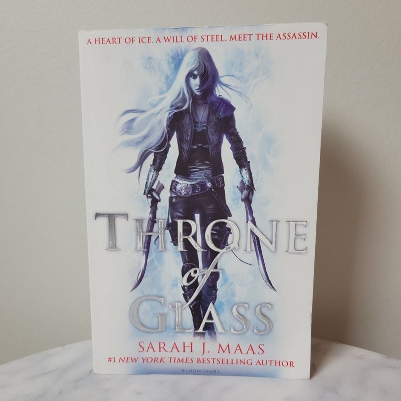 Throne of Glass | UK Paperback OOP