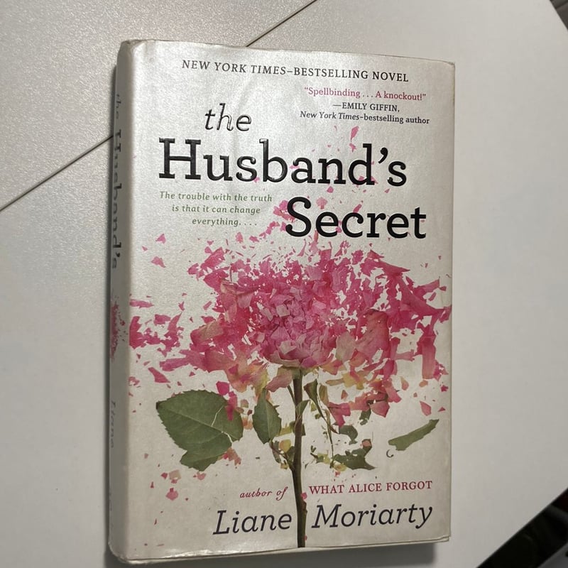 The Husband's Secret by Liane Moriarty, Hardcover Pangobooks