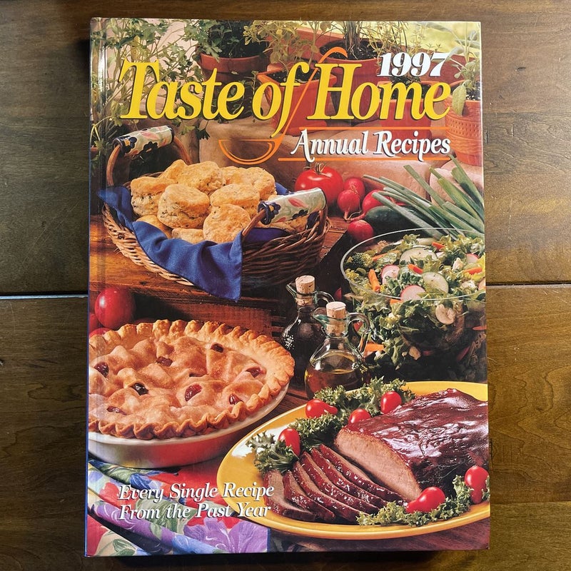 BUNDLE  of 4 Taste of Home Annual Recipes