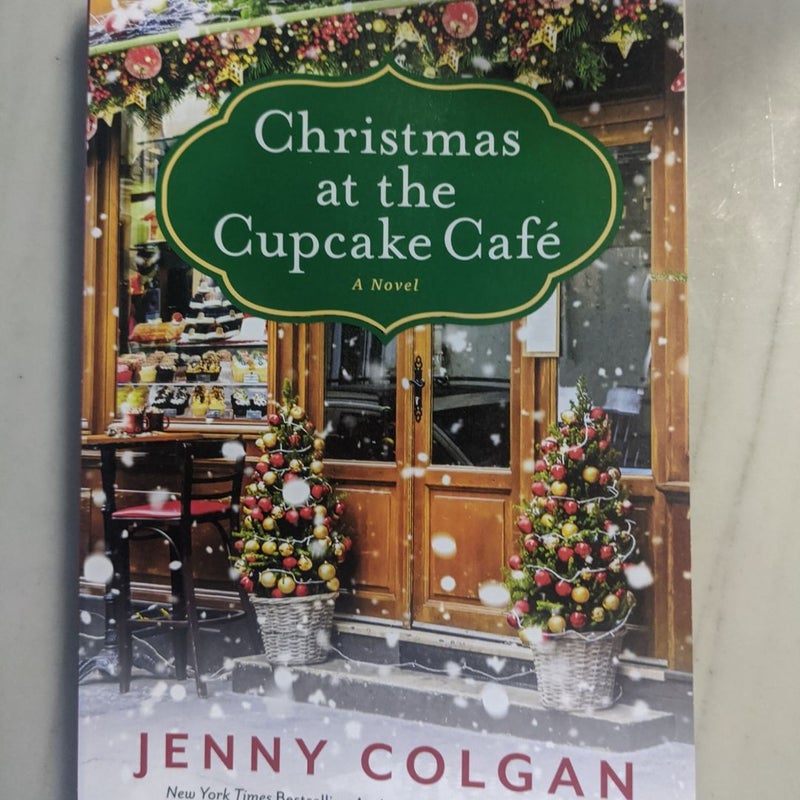 Christmas at the Cupcake Cafe