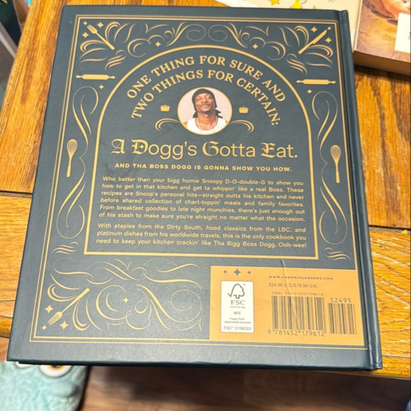 From Crook to Cook: Platinum Recipes from Tha Boss Dogg's Kitchen (Snoop Dogg Cookbook, Celebrity Cookbook with Soul Food Recipes)