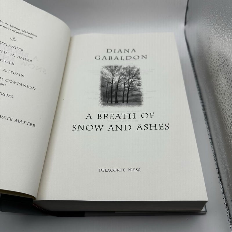 A Breath of Snow and Ashes (1st Ed 1st printing)