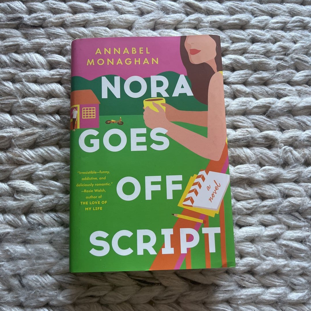 Nora Goes Off Script: Monaghan, Annabel: 9780593420034: : Books