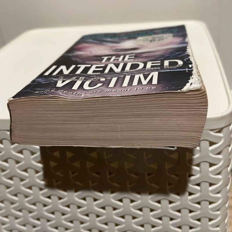 Intended Victim The by A. Ivy, Paperback | Pangobooks