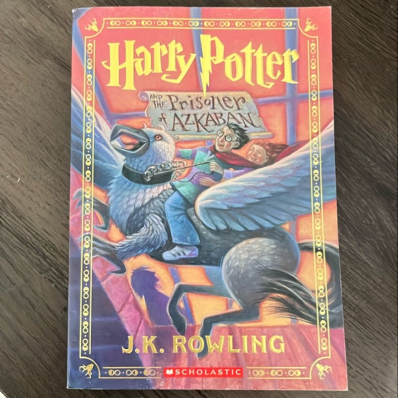 Harry Potter and the Prisoner of Azkaban (Harry Potter, Book 3)